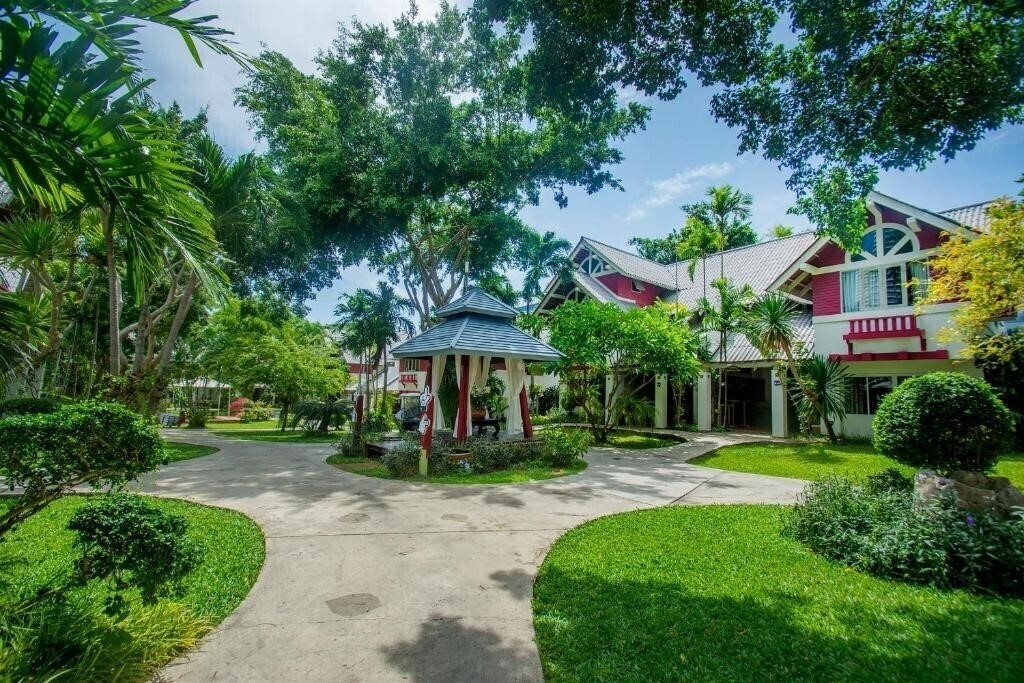Отель Natural Park Resort 3*
