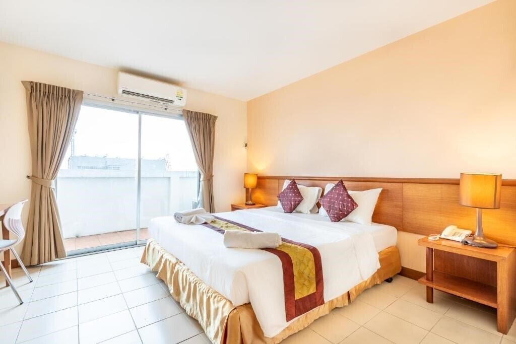 Отель Eastiny Plaza Hotel 2*