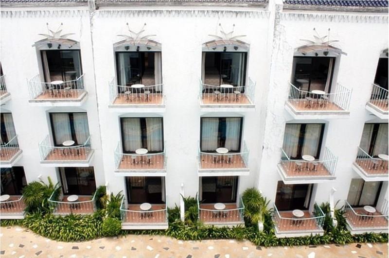 Отель Naclua Beach Resort 3*