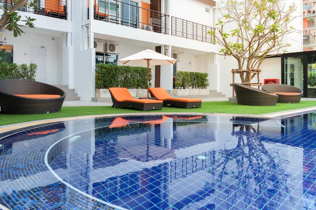 Отель Fx Hotel Pattaya Pratamnak 4*