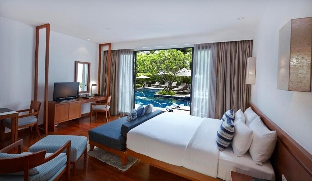 Фото Woodlands Suites Serviced 4*