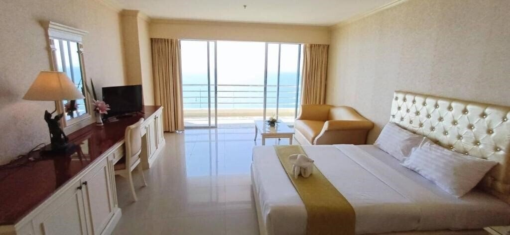 Изображение Adriatic Palace Pattaya 4*