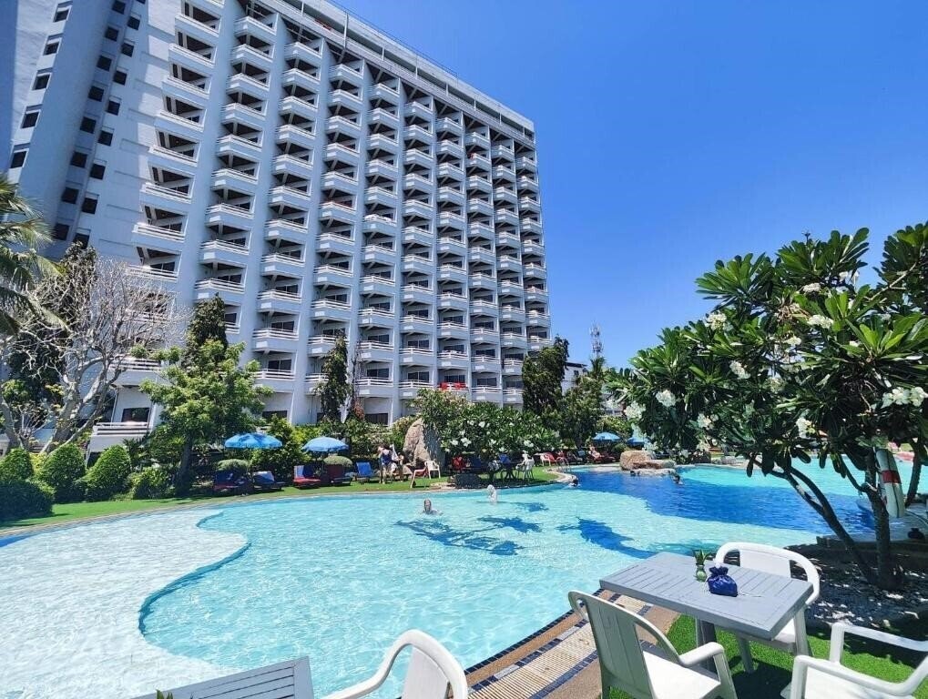 Отель Grand Jomtien Palace 3*