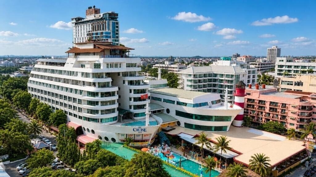Отель Cruise Hotel 4*