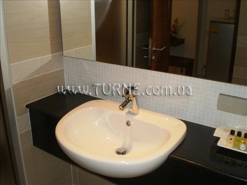 Фотография April Suites 3*