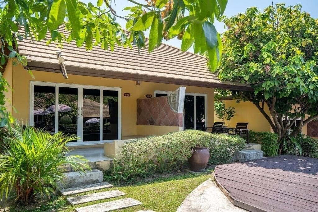 Картинка East Sea Resort 3*