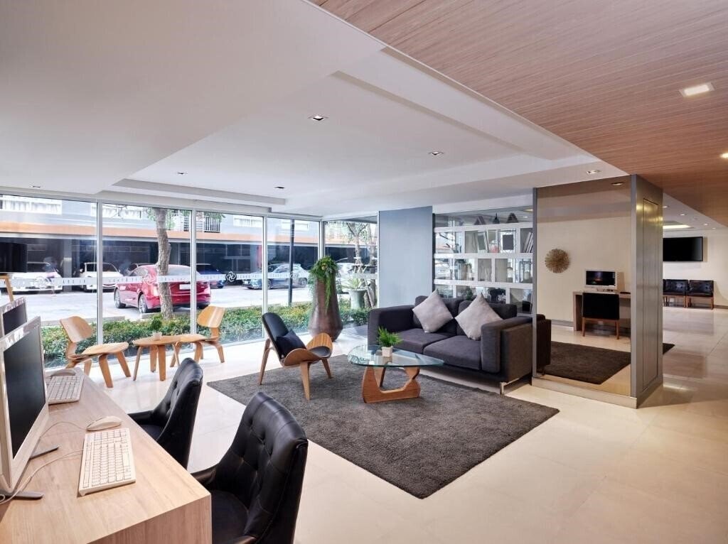 Фото The Grass Serviced Suites Pattaya 3*