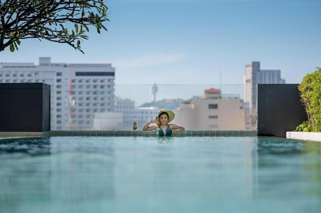 Отель PAGE 10 HOTEL 4*