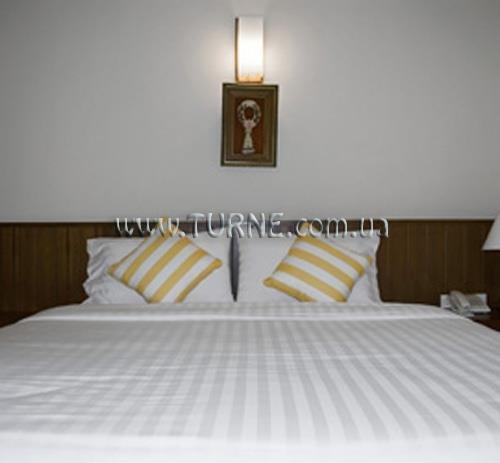 Фотография Chaiyaperuek Suites 3*