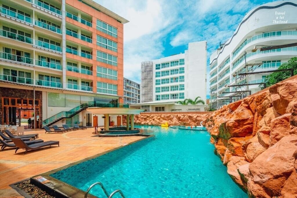 Отель Centara Nova Hotel & Spa 4*