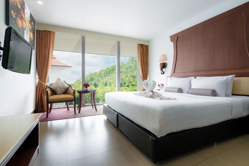 Фото Aiyara Grand Hotel 4*