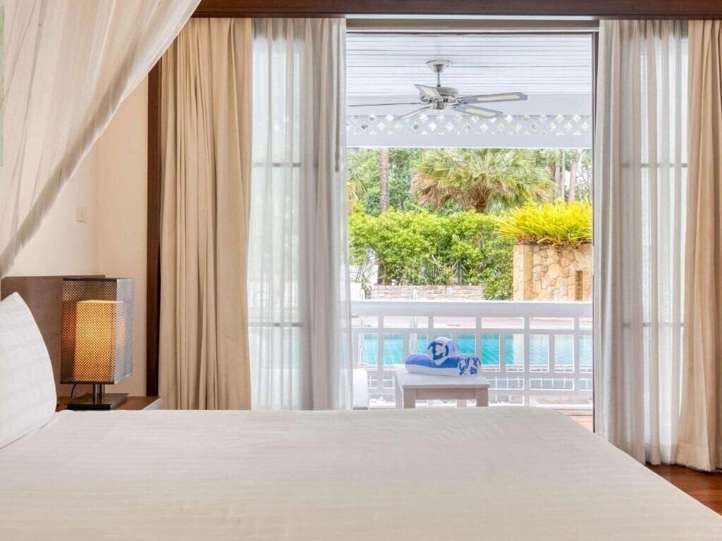 Фото Pullman Pattaya Hotel G (ex. Pullman Pattaya Aisawan) 5*