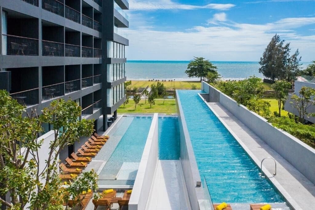 Отель Ana Anan Resort & Villas 5*