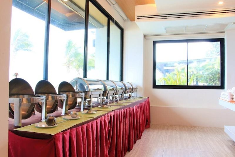 Картинка Golden Dragon Beach Pattaya 4*