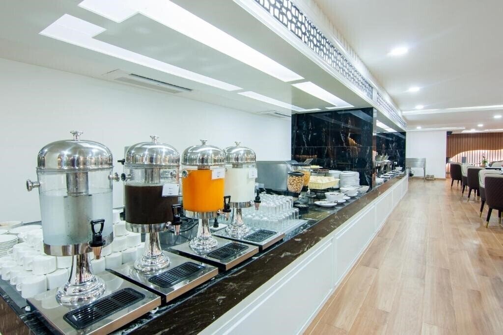 Фотография Golden Jomtien Beach Hotel 3*