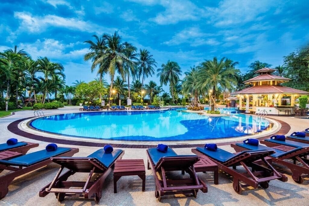 Изображение Cholchan Pattaya Beach Resort 4*
