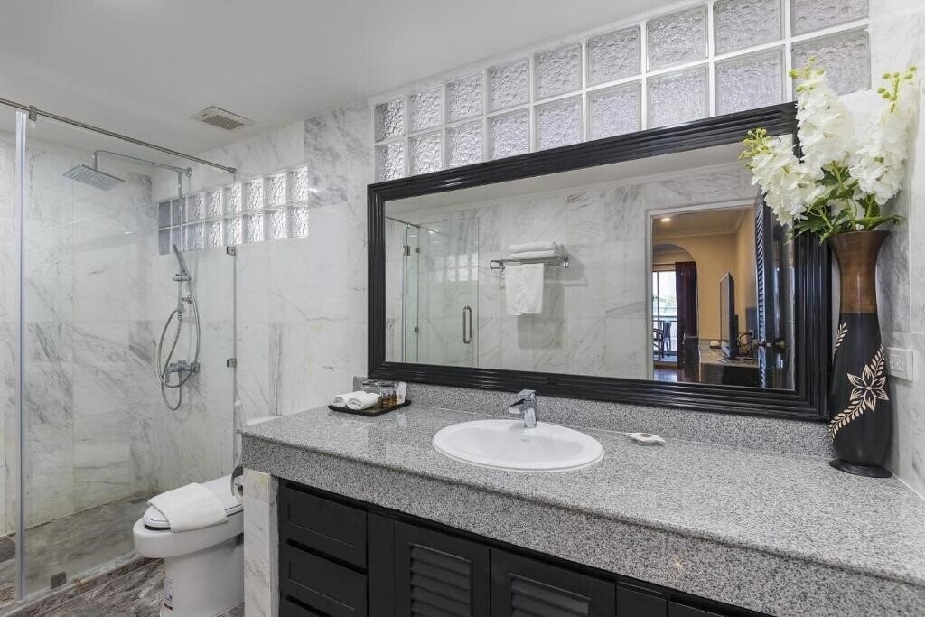Фотография Ambiance Hotel 3*
