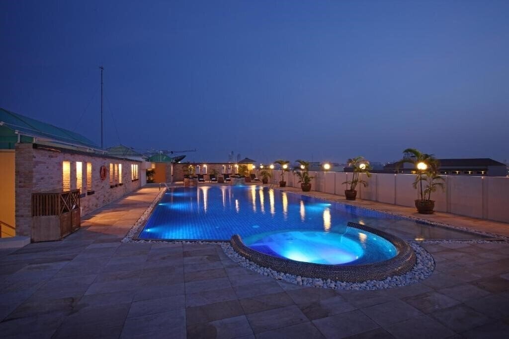 Фотография Nova Suites 5*