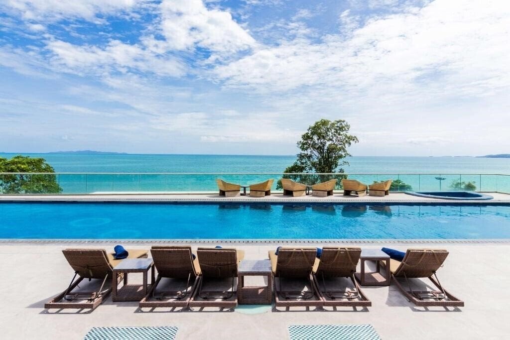 Фото Sanctuary Phratamnak Pattaya (The) 4*