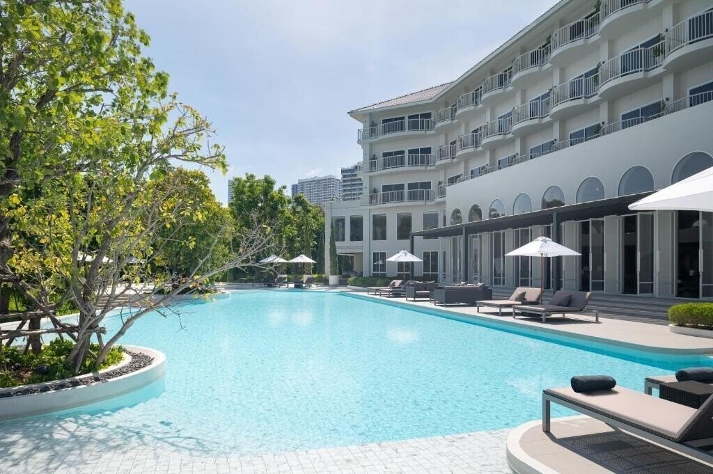 Изображение Cross Pattaya Pratamnak 5*