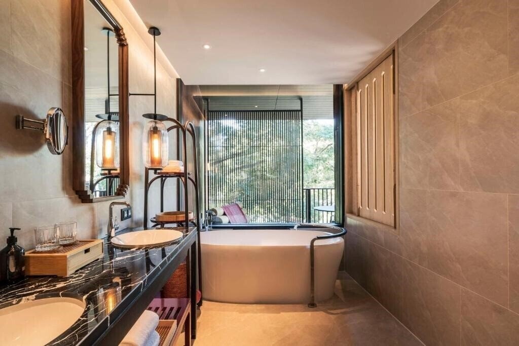 Отель Andaz Pattaya Jomtien Beach 5*