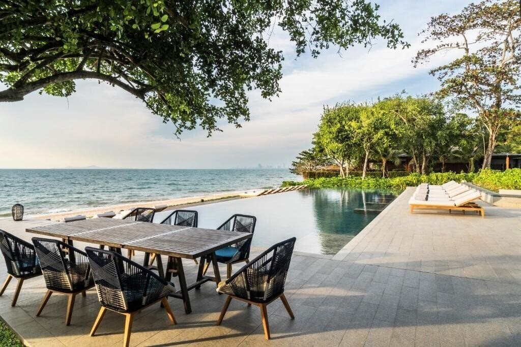 Отель Andaz Pattaya Jomtien Beach 5*