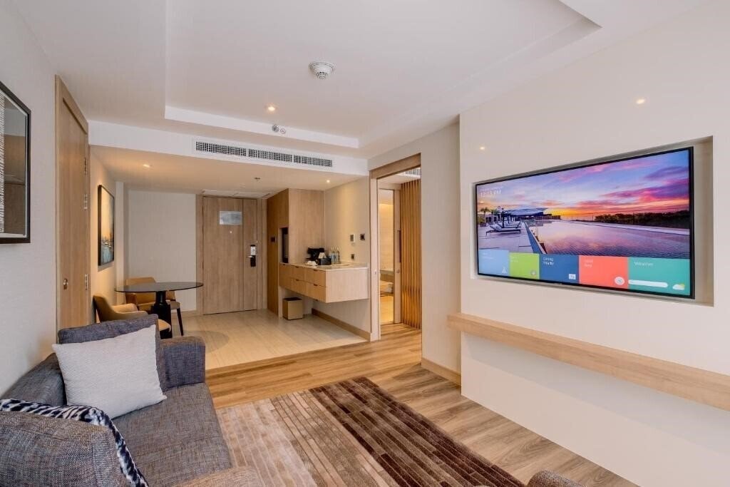 Изображение Courtyard By Marriott North Pattaya 4*