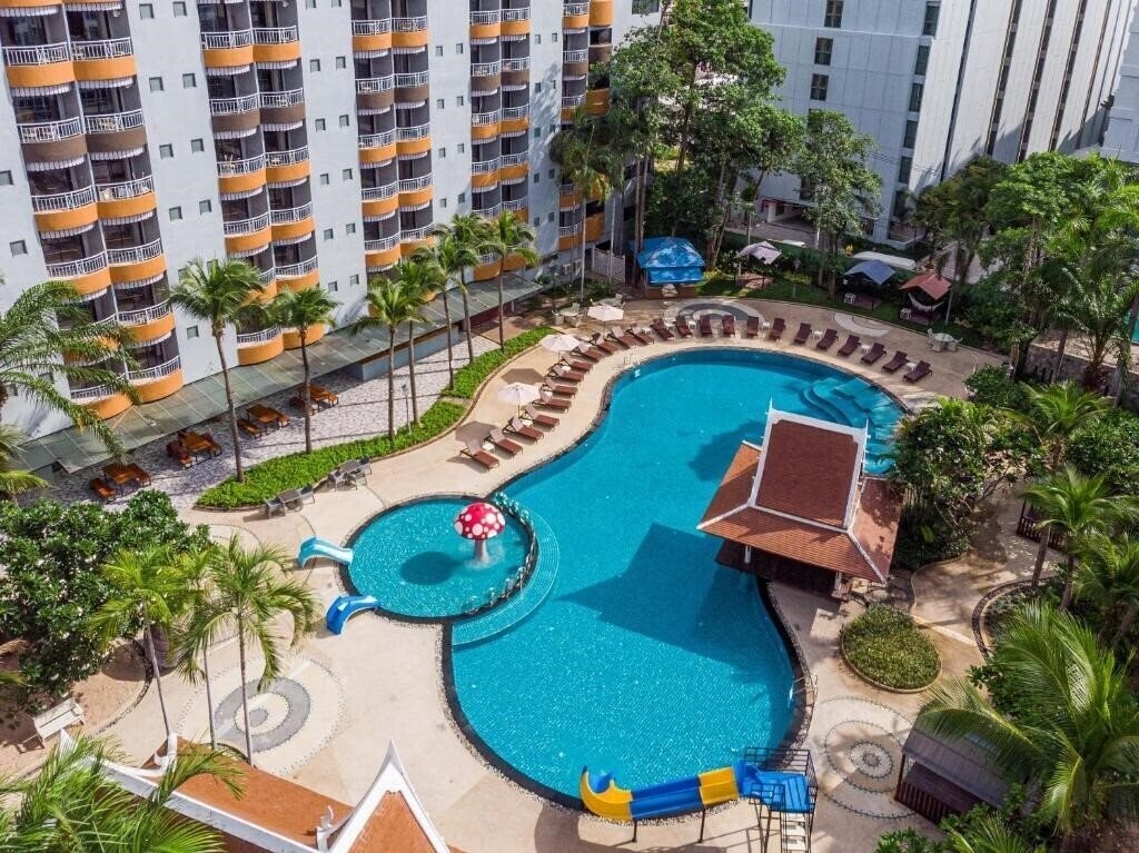 Отель Heeton Concept Hotel Pattaya 4*