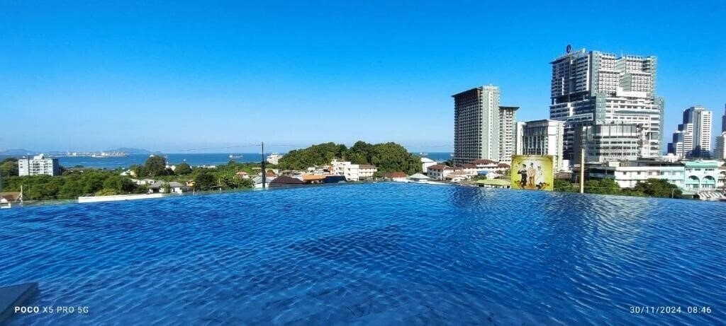 Отель Arize Hotel Sri Racha 5*