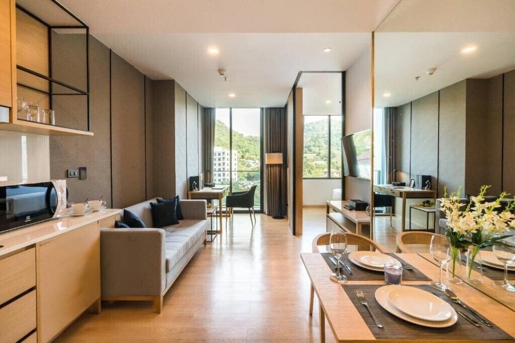 Отель Arize Hotel Sri Racha 5*