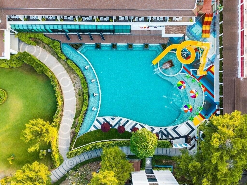 Отель Bangsaen Heritage Hotel 4*