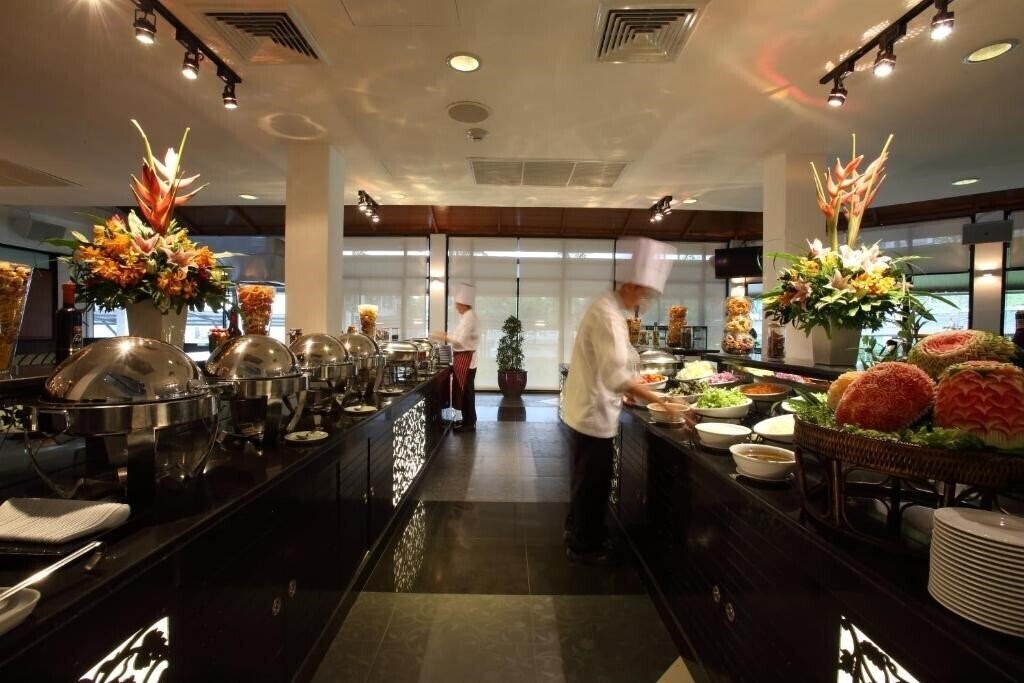 Фотография Bangsaen Heritage Hotel 4*