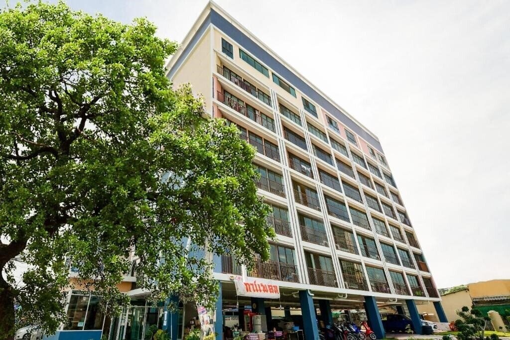 Изображение Nakorn Siam Boutique By Oyo Rooms 2*