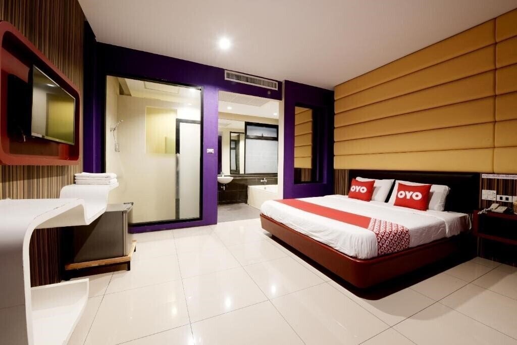 Отель Oyo 477 Sriracha Hotel And Spa 3*