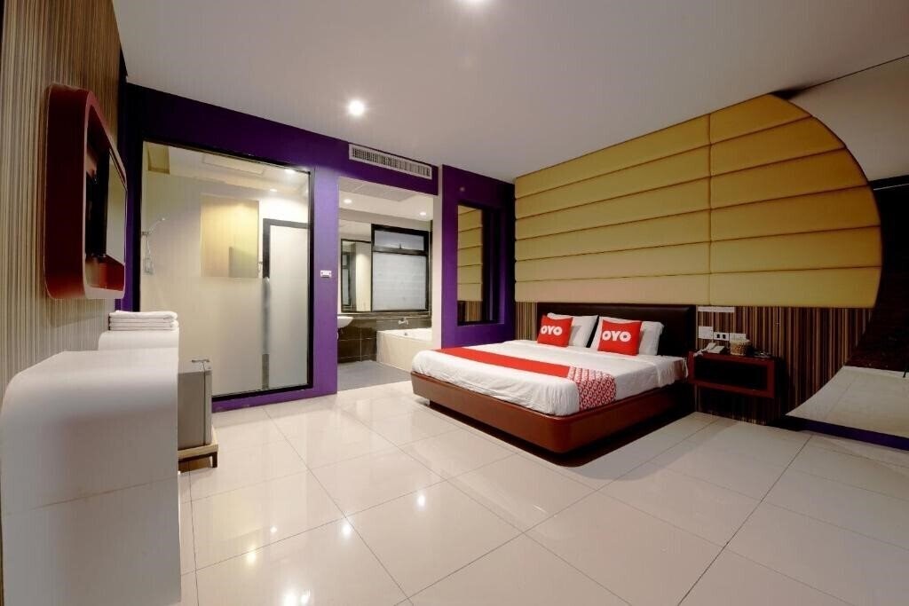 Фото Oyo 477 Sriracha Hotel And Spa 3*
