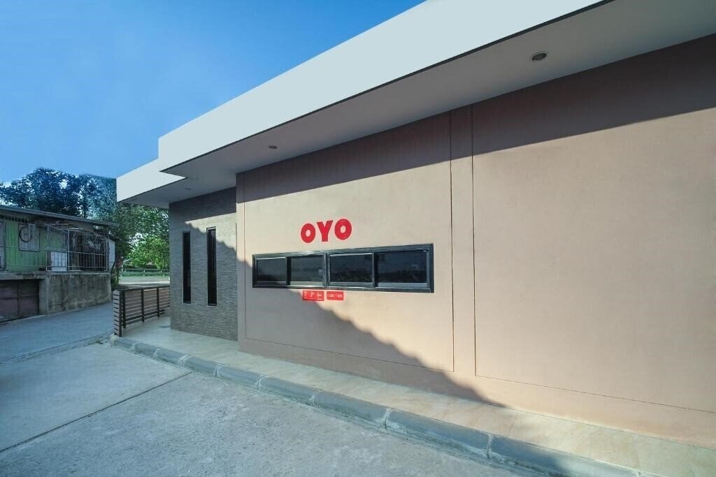 Картинка Oyo 477 Sriracha Hotel And Spa 3*