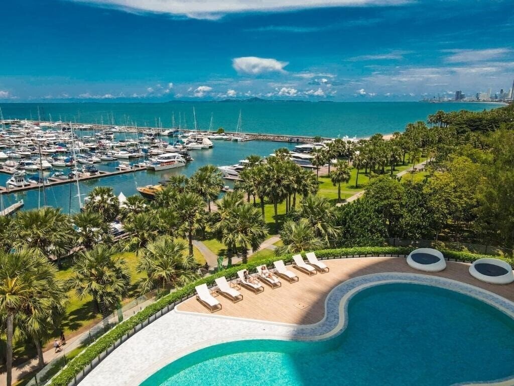Отель Ocean Marina Resort Pattaya Na Jomtien 5*