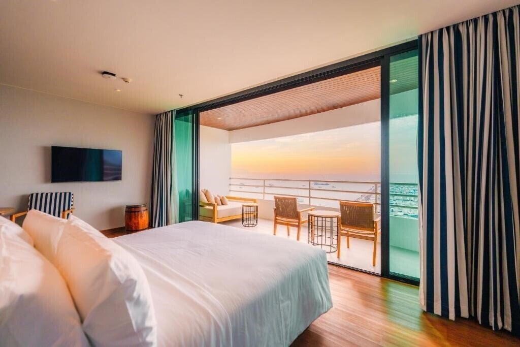 Фото Ocean Marina Resort Pattaya Na Jomtien 5*