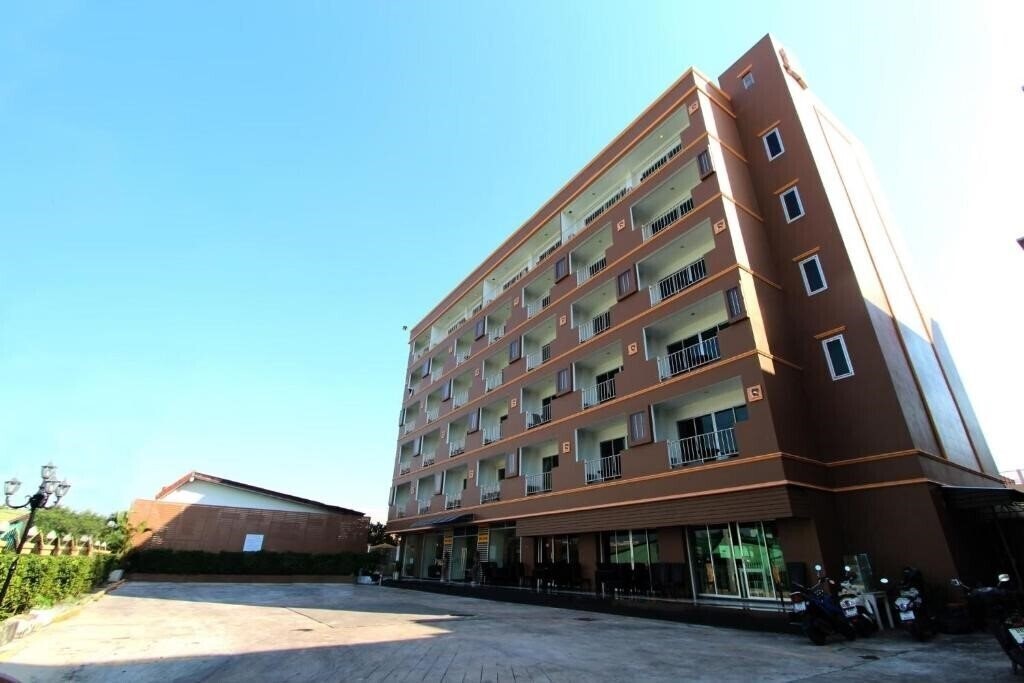 Отель Valhalla Pattaya Hotel 3*