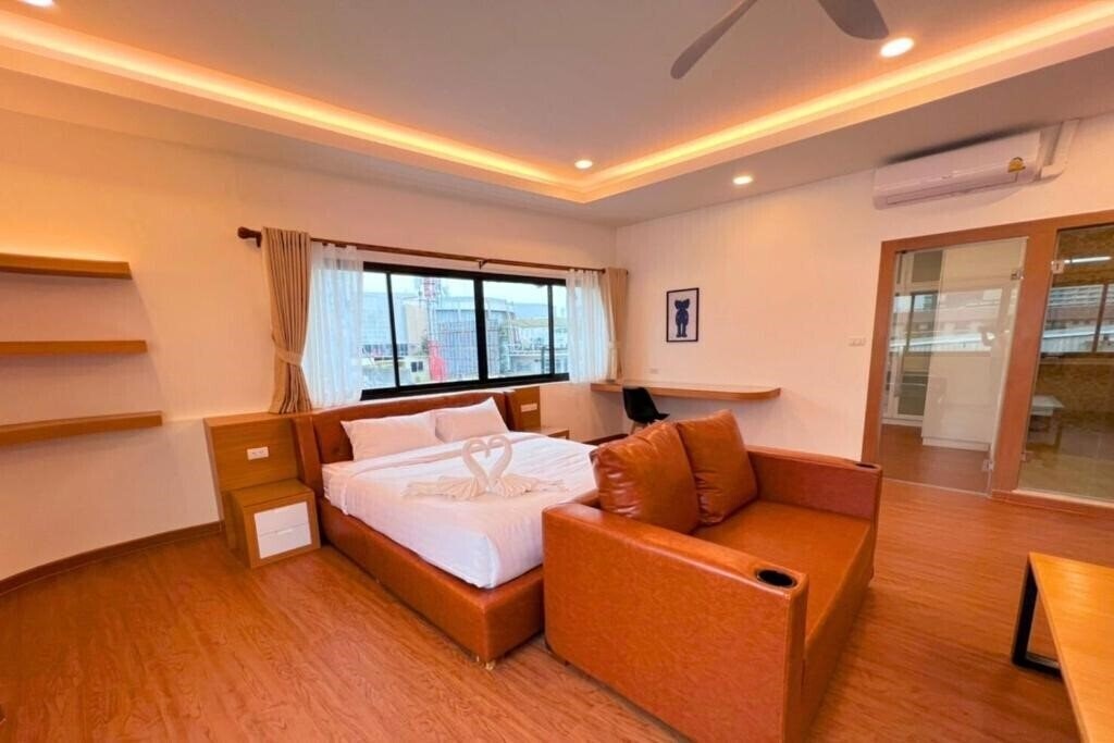Отель The Lodge Pattaya by ZUZU 2*