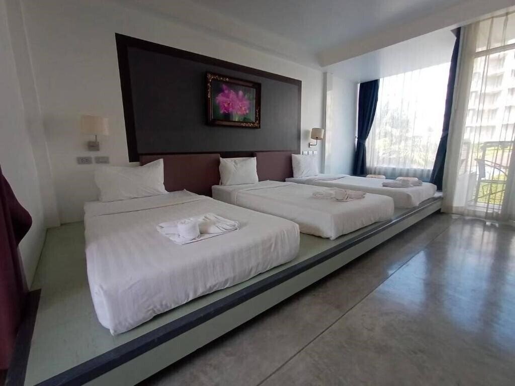 Отель Sunset Serenity Jomtien Resort 4*