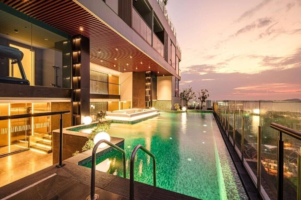 Отель Beverly Mountain Bay Trademark Collection by Wyndham 4*