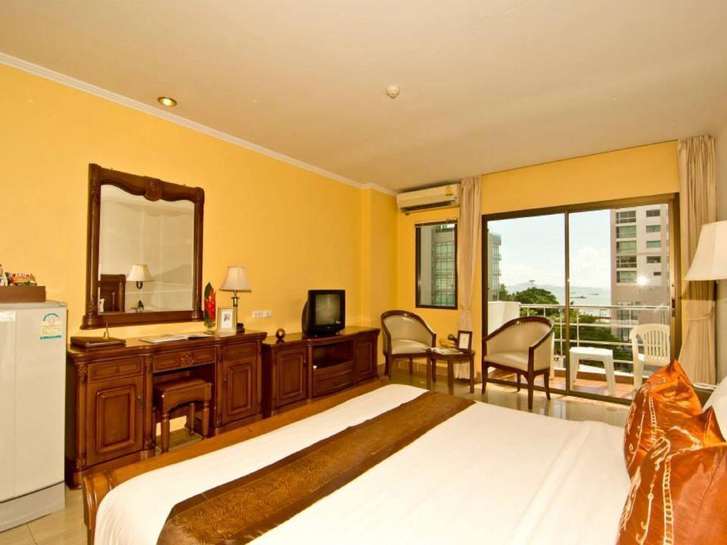 Фото Best Beach Villa 3*