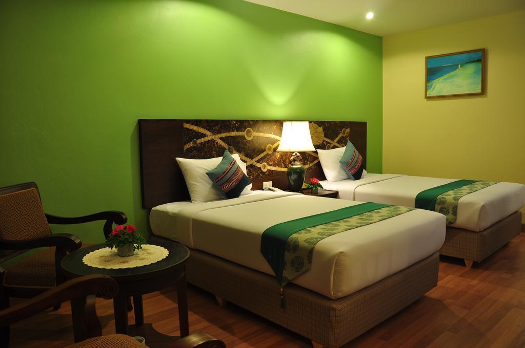 Отель Sabai Empress 3*