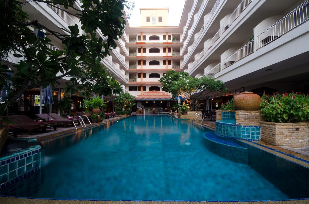 Отель Sabai Wing Pattaya 3*