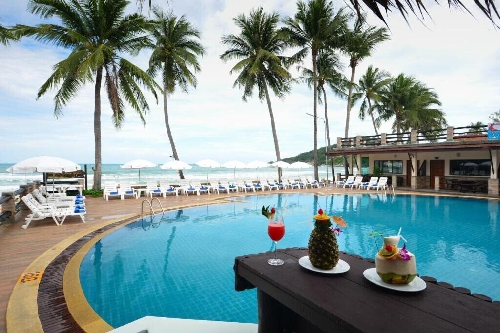 Отель Phangan Bayshore Resort 3*