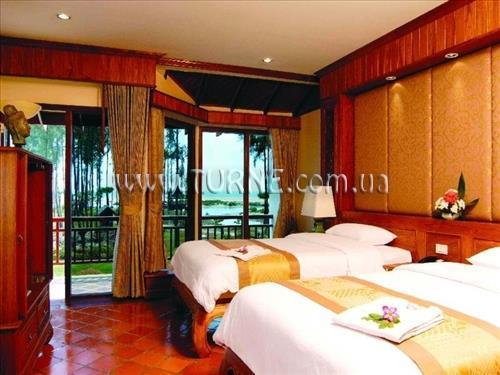 Отель Hotspring Beach Resort & Spa 4*