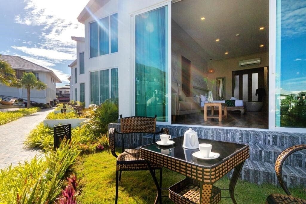 Фото Vannee Golden Sands Koh Phangan Beachfront Hotel 4*