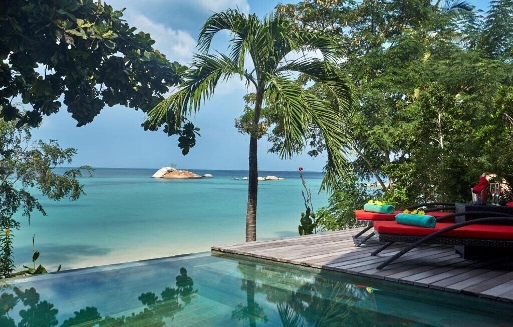 Отель Kupu Kupu Phangan Beach Villas & Spa 5*