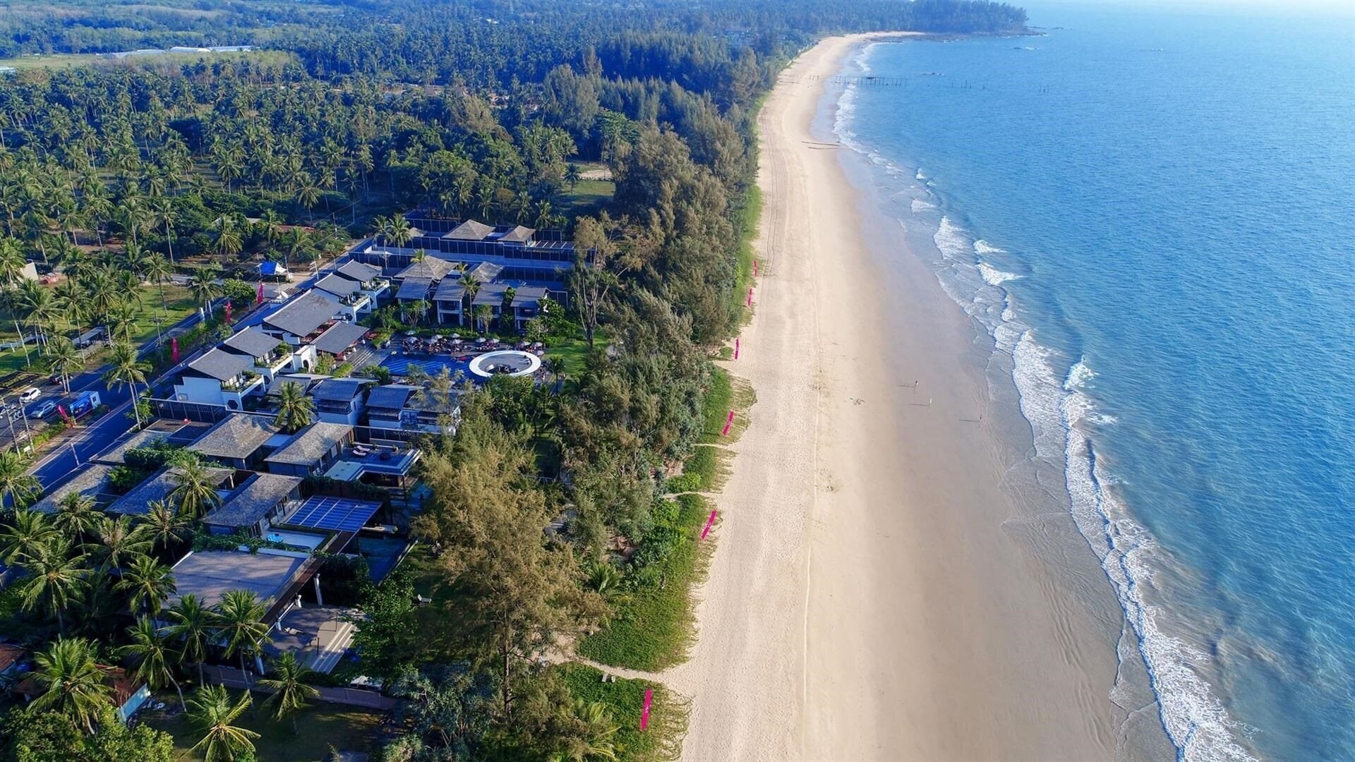Отель Baba Beach Club Phuket Natai Luxury Pool Villa Hotel by Sri Panwa 5*